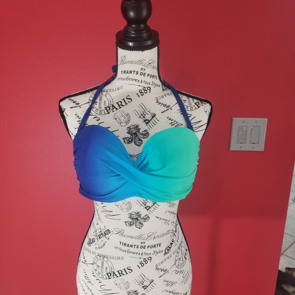 Venus bikini top